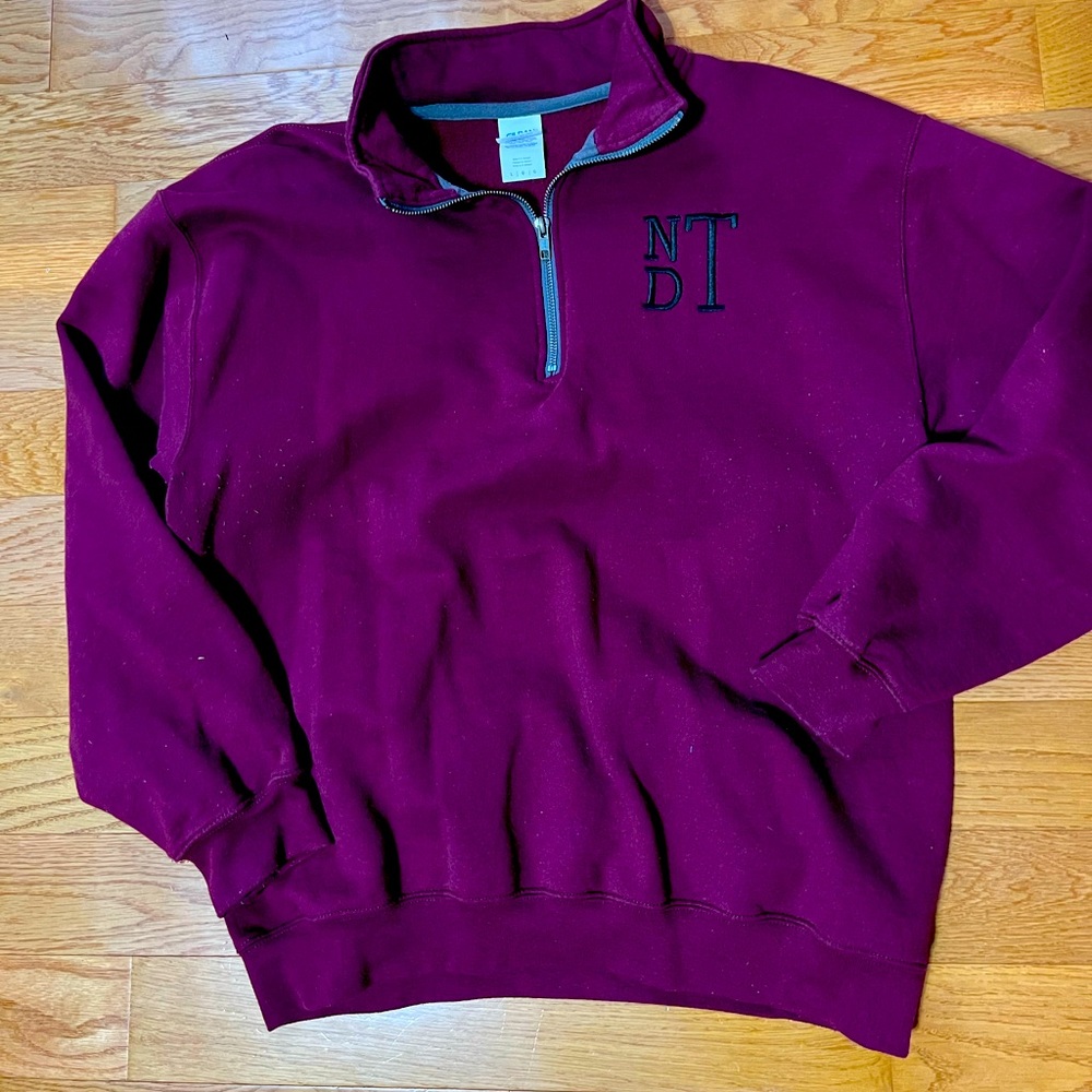 Womens LARGE Gildan 1/4 zip.